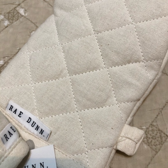 Rae Dunn “Be Kind Mini oven mitts - Picture 6 of 6